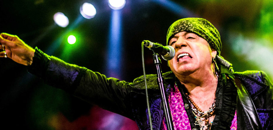 Steven Van Zandt Cancels Most of His Tour Due to Illness | RS News 9/25